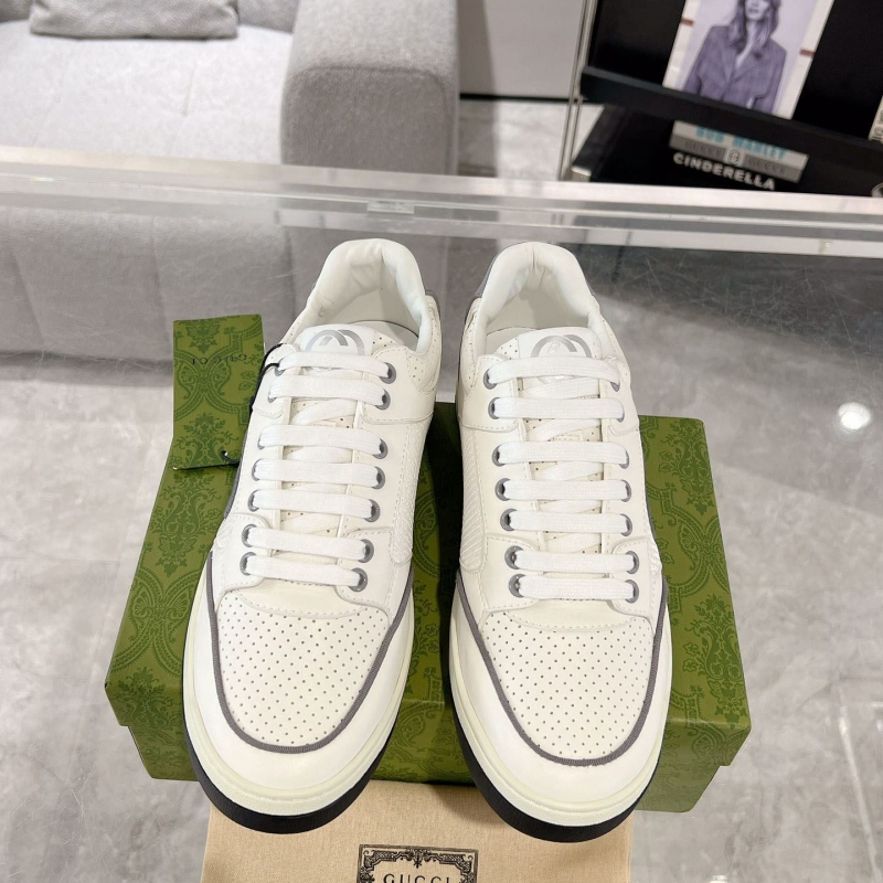 G*u*i casual shoes